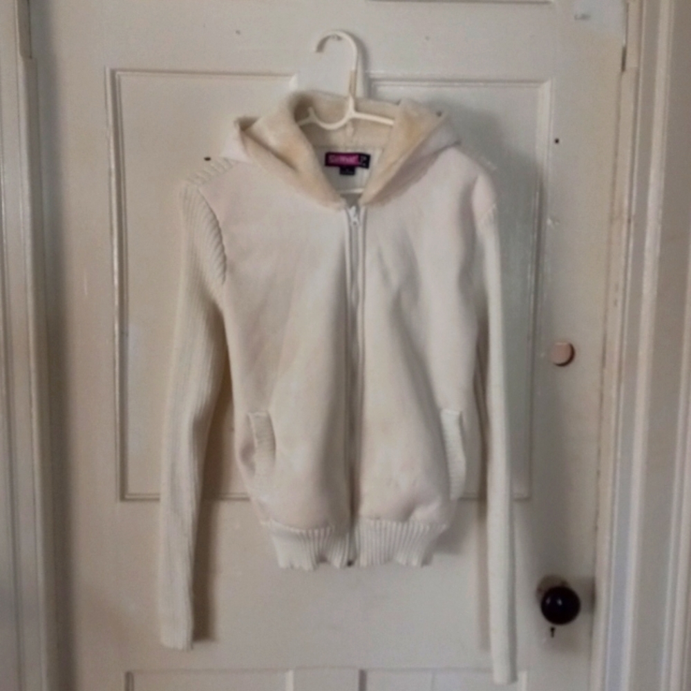 Hooded sweater